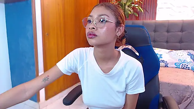 Snapshot of Perla_prg chatting on March 2025 04:31:02 PM Perla prg online show from March 2025 04:31:02 PM