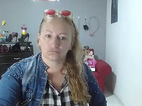 emperabigbootybigass online show from February 2025 12:43:02 PM