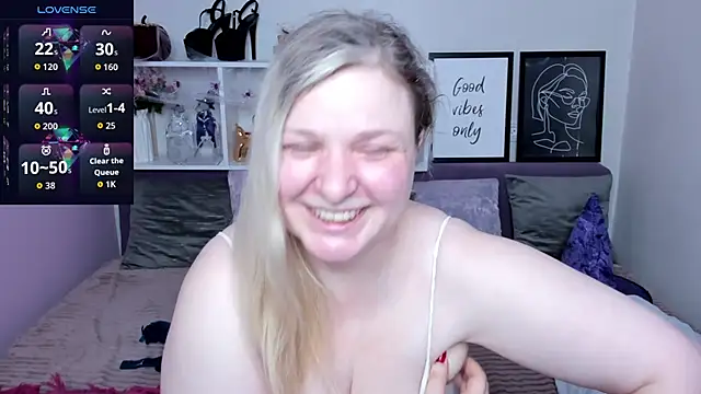 AnnaXCherri online show from October 2025 02:12:01 AM