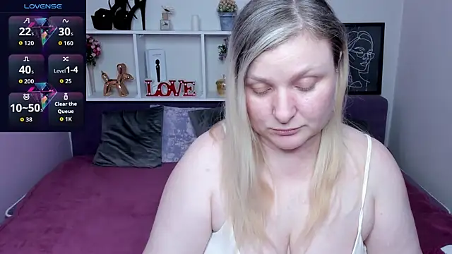 AnnaXCherri online show from November 2025 04:12:02 AM