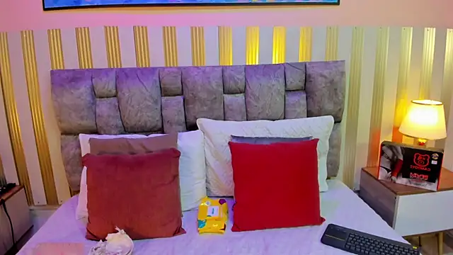 nova lane online show from December 2025 07:51:01 PM