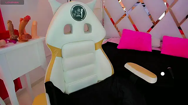 samy  milf online show from September 2025 06:45:01 PM