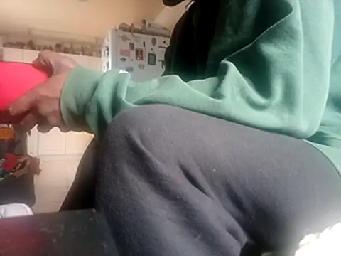 Snapshot of DevinToore chatting on December 2025 06:58:02 PM DevinToore online show from December 2025 06:58:02 PM