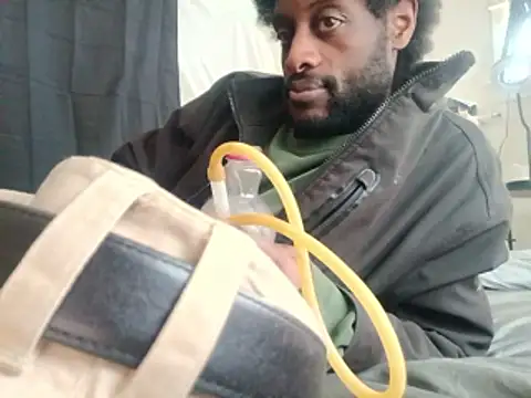 Snapshot of DevinToore chatting on January 2026 06:24:01 PM DevinToore online show from January 2026 06:24:01 PM