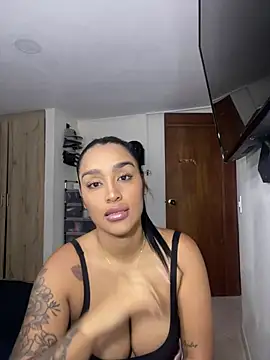 Snapshot of KatalinnaBrown chatting on July 2026 10:41:01 PM KatalinnaBrown online show from July 2026 10:41:01 PM
