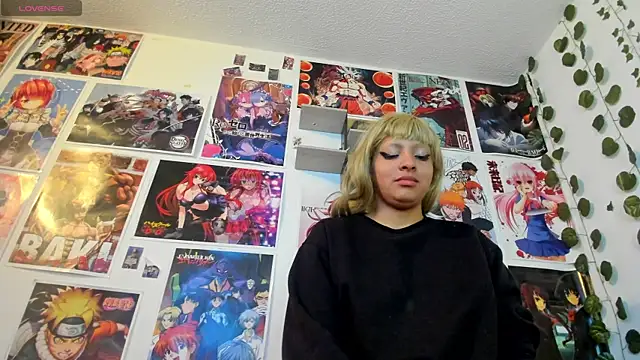 Snapshot of miku_katsuragi chatting on December 2024 02:52:01 AM miku katsuragi online show from December 2024 02:52:01 AM