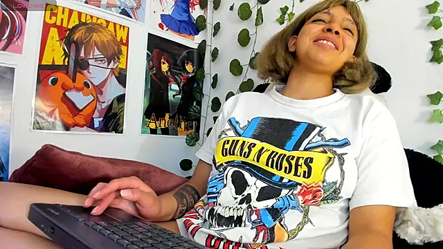 Snapshot of miku_katsuragi chatting on January 2025 05:59:01 AM miku katsuragi online show from January 2025 05:59:01 AM