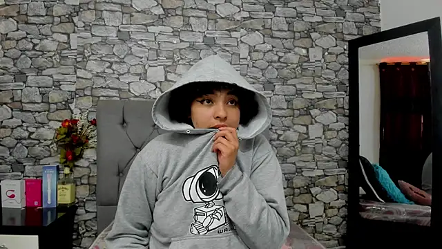 Snapshot of miku_katsuragi chatting on October 2025 08:29:01 PM miku katsuragi online show from October 2025 08:29:01 PM