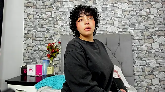 Snapshot of miku_katsuragi chatting on October 2025 11:05:02 PM miku katsuragi online show from October 2025 11:05:02 PM