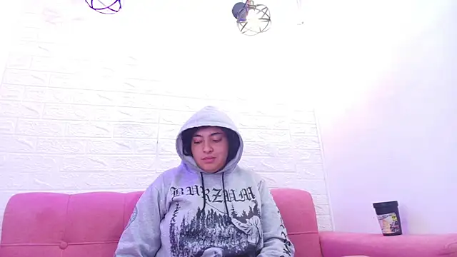 Snapshot of miku_katsuragi chatting on November 2025 09:18:01 PM miku katsuragi online show from November 2025 09:18:01 PM