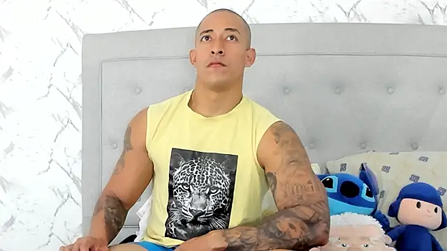 luigiferrara online show from February 2025 08:49:01 PM