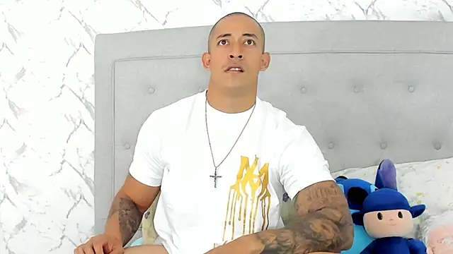 luigiferrara online show from February 2025 09:07:02 PM