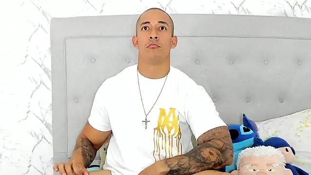 luigiferrara online show from February 2025 03:16:02 AM