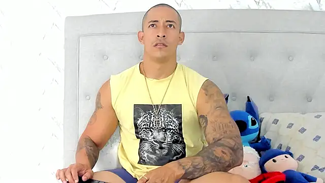 luigiferrara online show from February 2025 08:18:01 PM