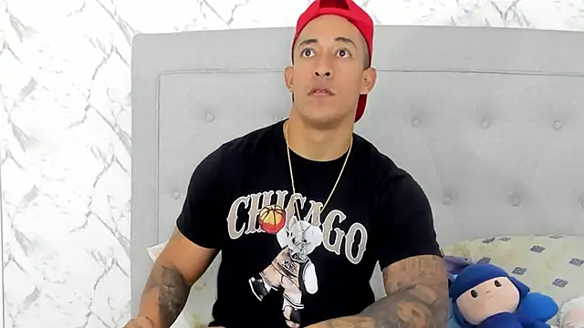 luigiferrara online show from February 2025 01:47:02 AM