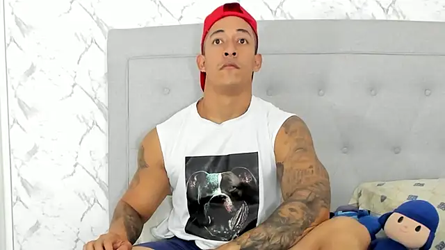 luigiferrara online show from February 2025 03:25:02 AM