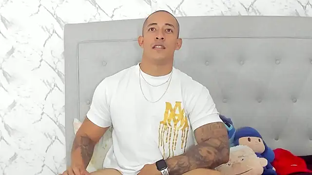 luigiferrara online show from March 2025 08:33:02 PM