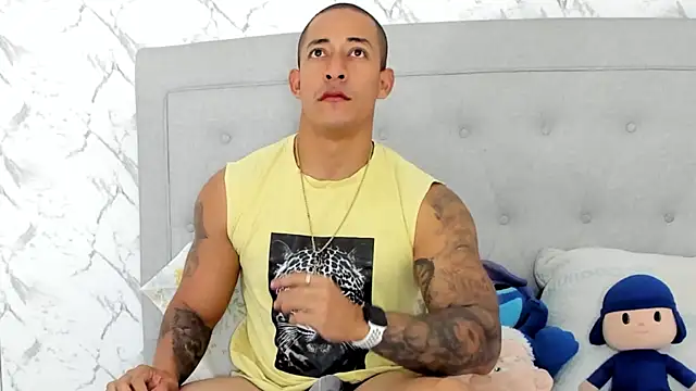 luigiferrara online show from March 2025 07:59:01 PM