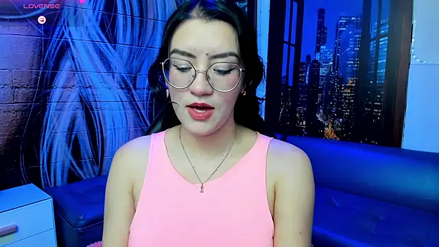 Snapshot of Violetaa_diazz chatting on January 2025 04:08:02 AM Violetaa diazz online show from January 2025 04:08:02 AM