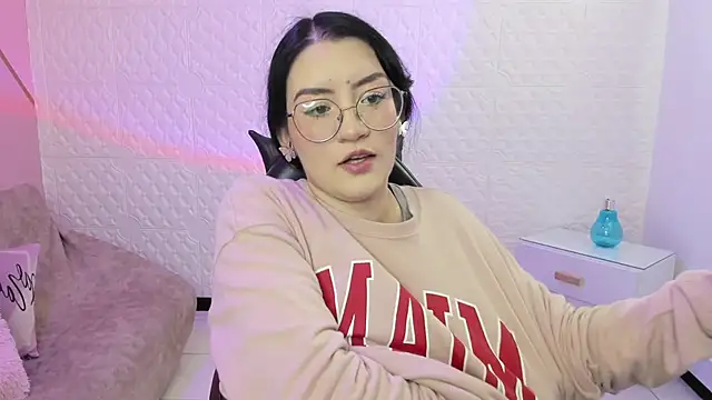 Snapshot of Violetaa_diazz chatting on October 2025 09:12:02 PM Violetaa diazz online show from October 2025 09:12:02 PM