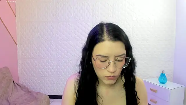 Snapshot of Violetaa_diazz chatting on October 2025 09:15:01 PM Violetaa diazz online show from October 2025 09:15:01 PM