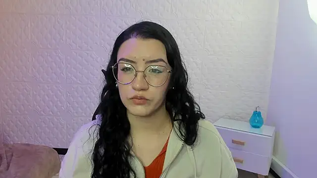 Snapshot of Violetaa_diazz chatting on October 2025 09:09:02 PM Violetaa diazz online show from October 2025 09:09:02 PM