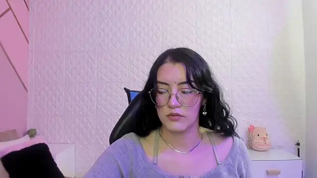 Snapshot of Violetaa_diazz chatting on May 2026 10:03:01 PM Violetaa diazz online show from May 2026 10:03:01 PM