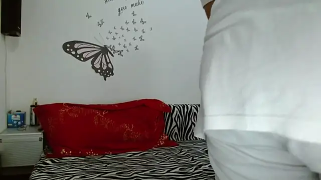 LadyHellene online show from November 2025 07:30:02 AM