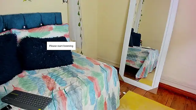 cristalwalker   online show from October 2025 11:39:01 AM