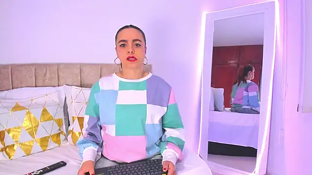 cristalwalker   online show from November 2025 11:31:01 AM