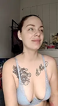 Lola Hale online show from March 2025 06:01:01 PM