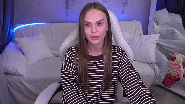 KiraGrayy online show from November 2025 01:51:01 PM