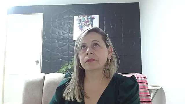 CINTHIA1609 online show from February 2025 11:00:02 PM