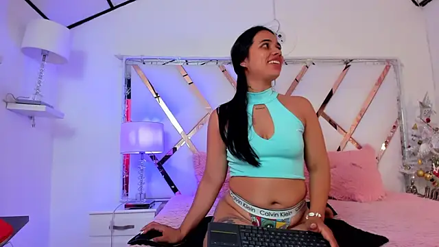 naughty  sara online show from December 2024 06:27:02 PM