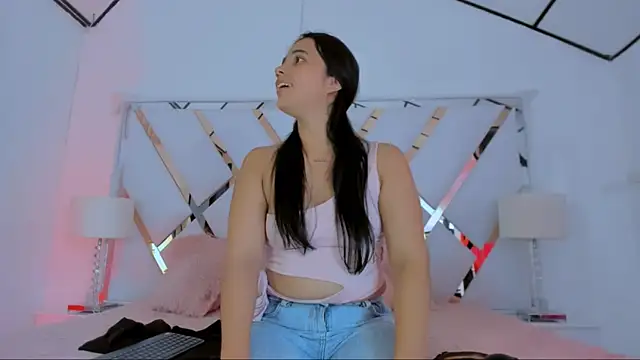 naughty  sara online show from March 2025 06:00:01 PM