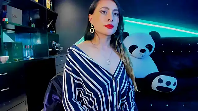 Coral Gibson online show from February 2025 03:43:02 PM