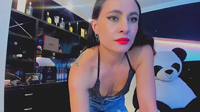 Coral Gibson online show from March 2025 03:58:02 PM