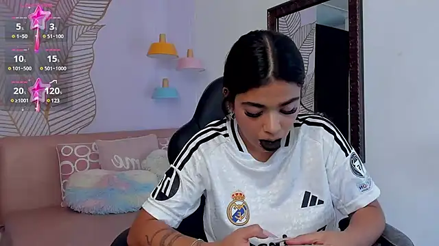 GiaFu online show from January 2025 05:49:01 PM