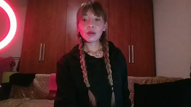 KarolinaReaper online show from October 2025 03:55:02 PM