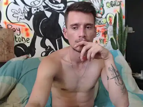 roystonee01 online show from September 2025 02:27:02 PM