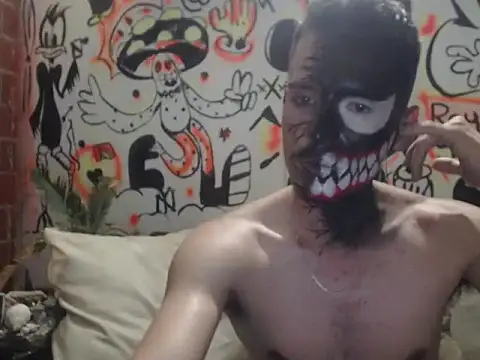 roystonee01 online show from November 2025 01:40:01 AM