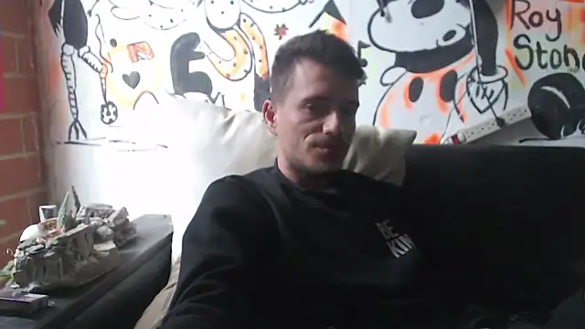 Snapshot of roystonee01 chatting on December 2025 01:19:01 PM roystonee01 online show from December 2025 01:19:01 PM