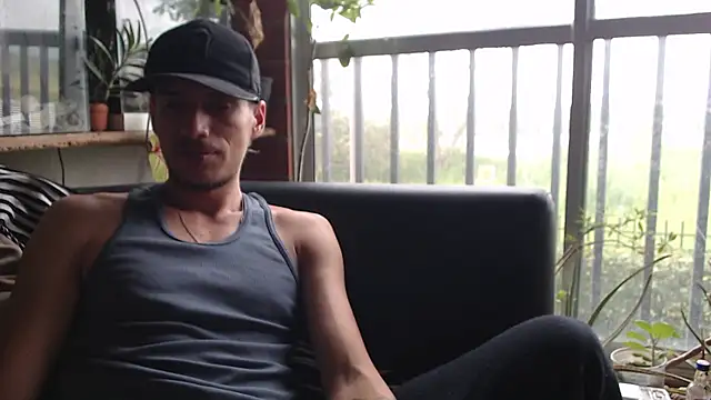 Snapshot of roystonee01 chatting on February 2026 01:14:02 PM roystonee01 online show from February 2026 01:14:02 PM