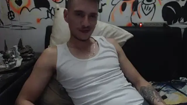 Snapshot of roystonee01 chatting on February 2026 11:36:02 PM roystonee01 online show from February 2026 11:36:02 PM