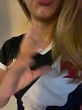 Carolinen online show from March 2026 06:36:01 PM