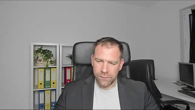 John-E-Dough online show from December 2024 05:52:02 AM