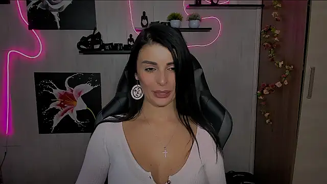 KayWuds online show from December 2024 04:50:01 PM