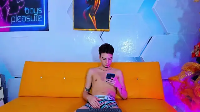 little alex01 online show from December 2024 11:08:01 PM