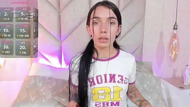 Mollymoon1 online show from December 2024 08:54:02 PM