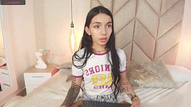 Mollymoon1 online show from January 2025 03:43:02 AM